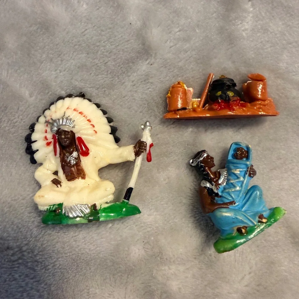 Vintage Plastic Cake Topper Lot of 5 Native American Totem Figures‎